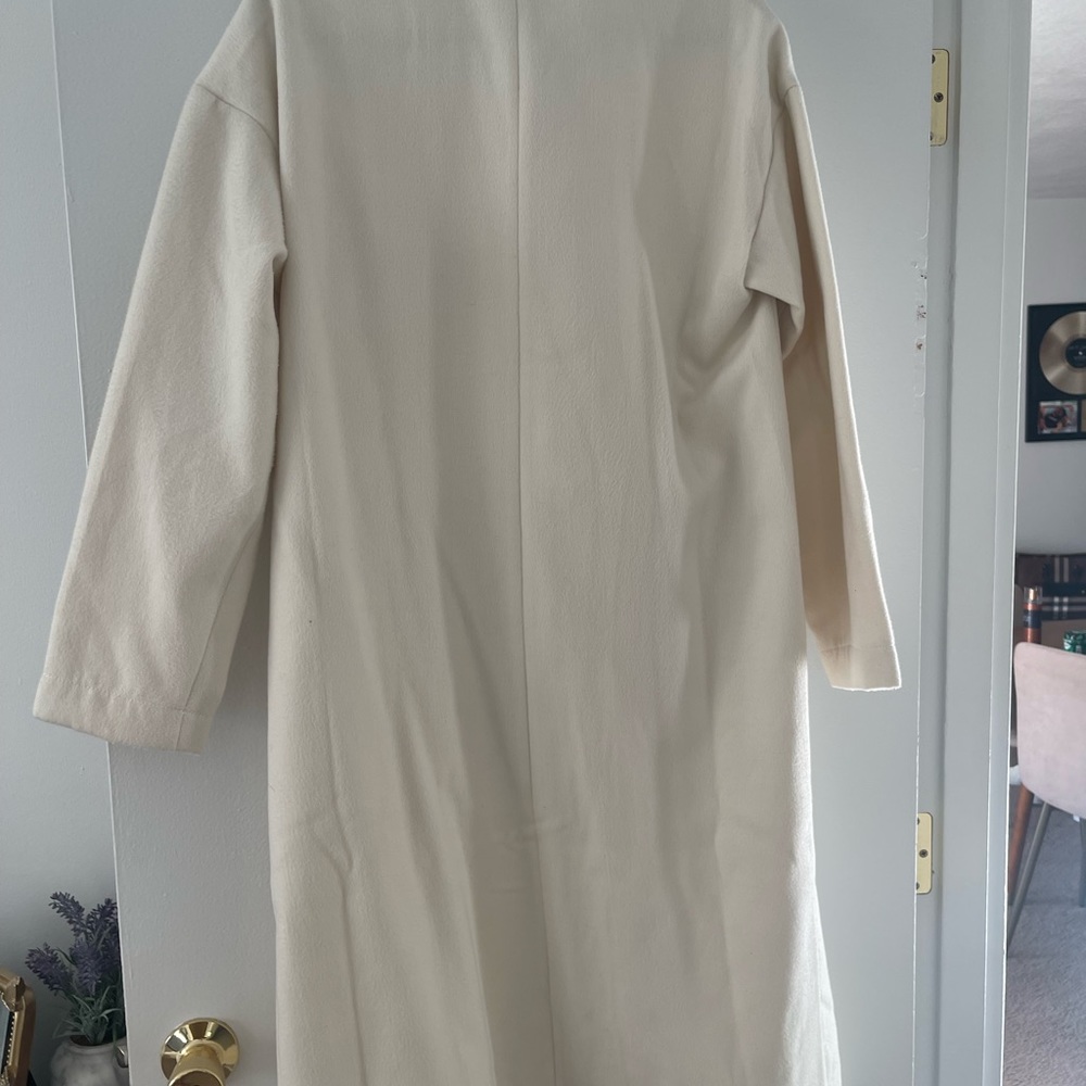 All white jacket - Picture 4 of 7